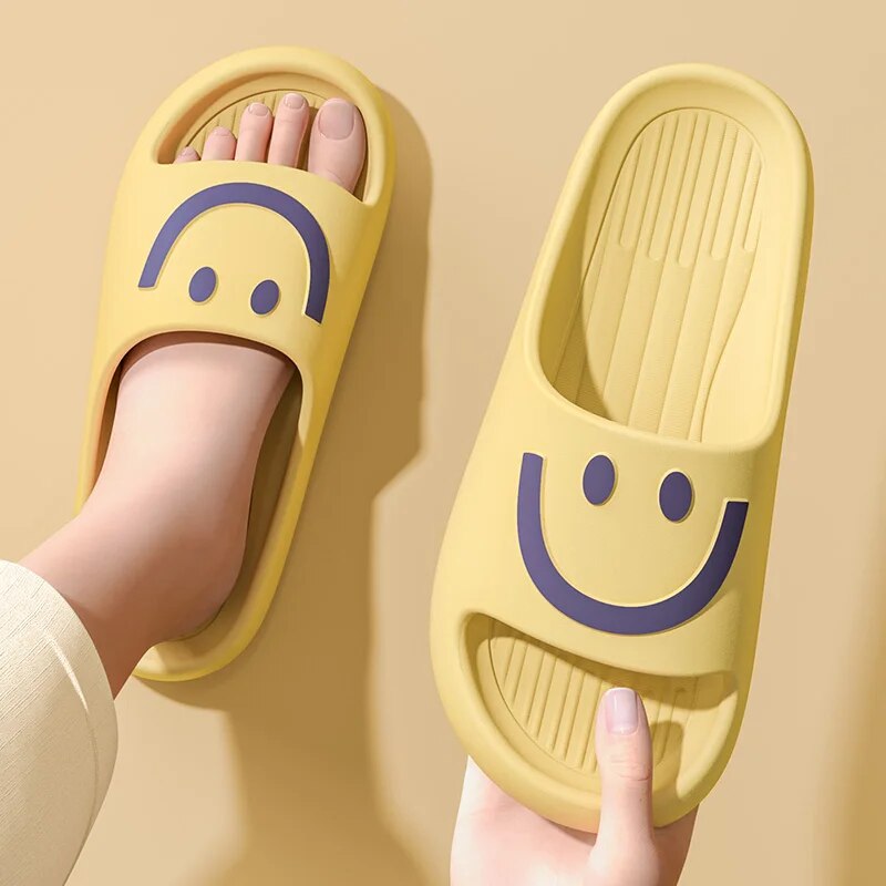 Smiley Face Cloud Slippers Wom - огляд і ціна Women'S Shoes To Men'S